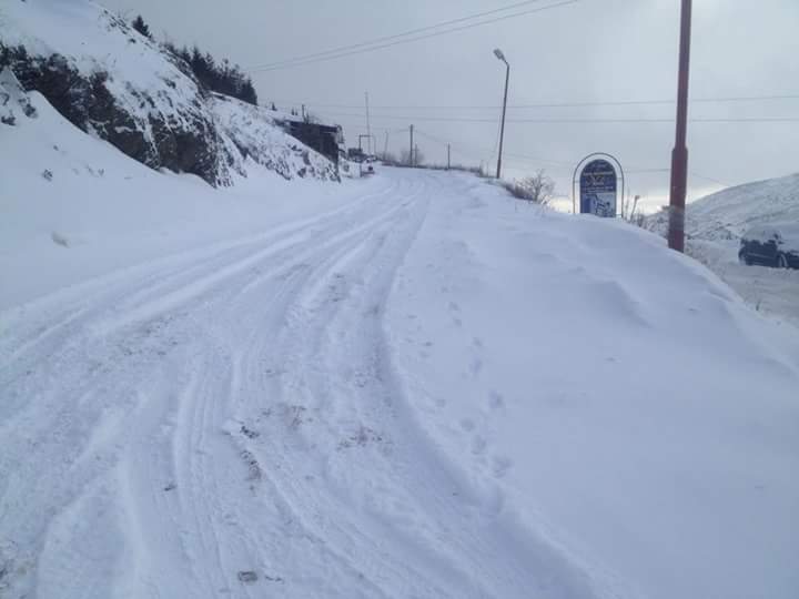 Dimri mbërthen Europën; problem në qarkullimin e mjeteve, anulohen edhe shumë fluturime
