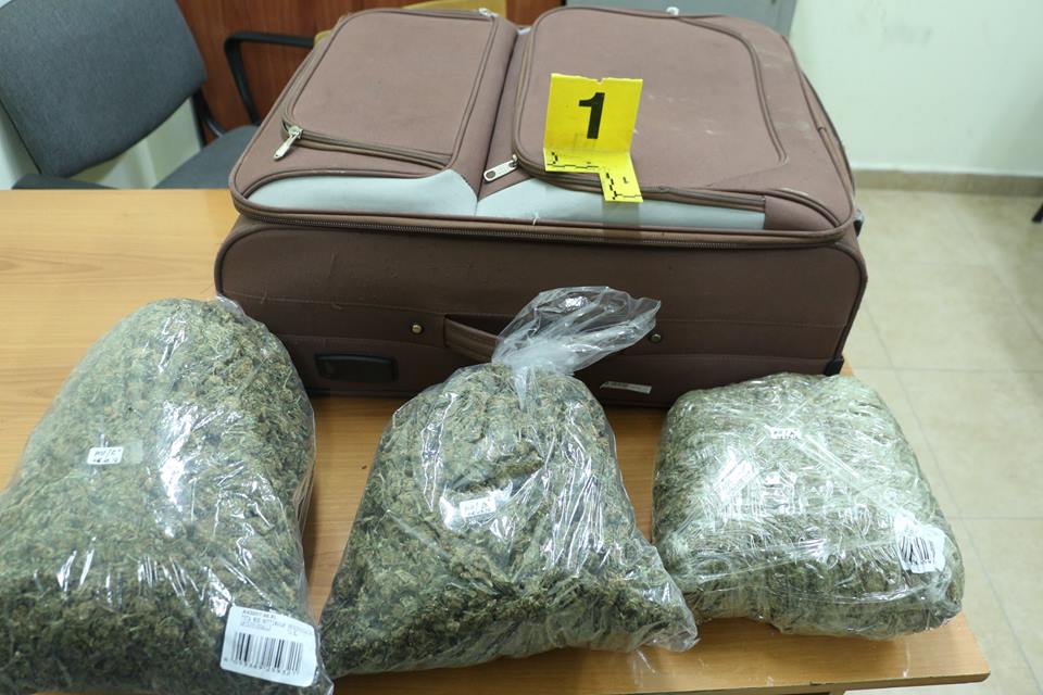 FOTO/ Kukës, sekuestrohen 3 kg kanabis; arrestohen 5 persona