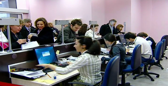 Largohen nga administrata 739 nëpunës, 57 % kanë dhënë dorëheqjen