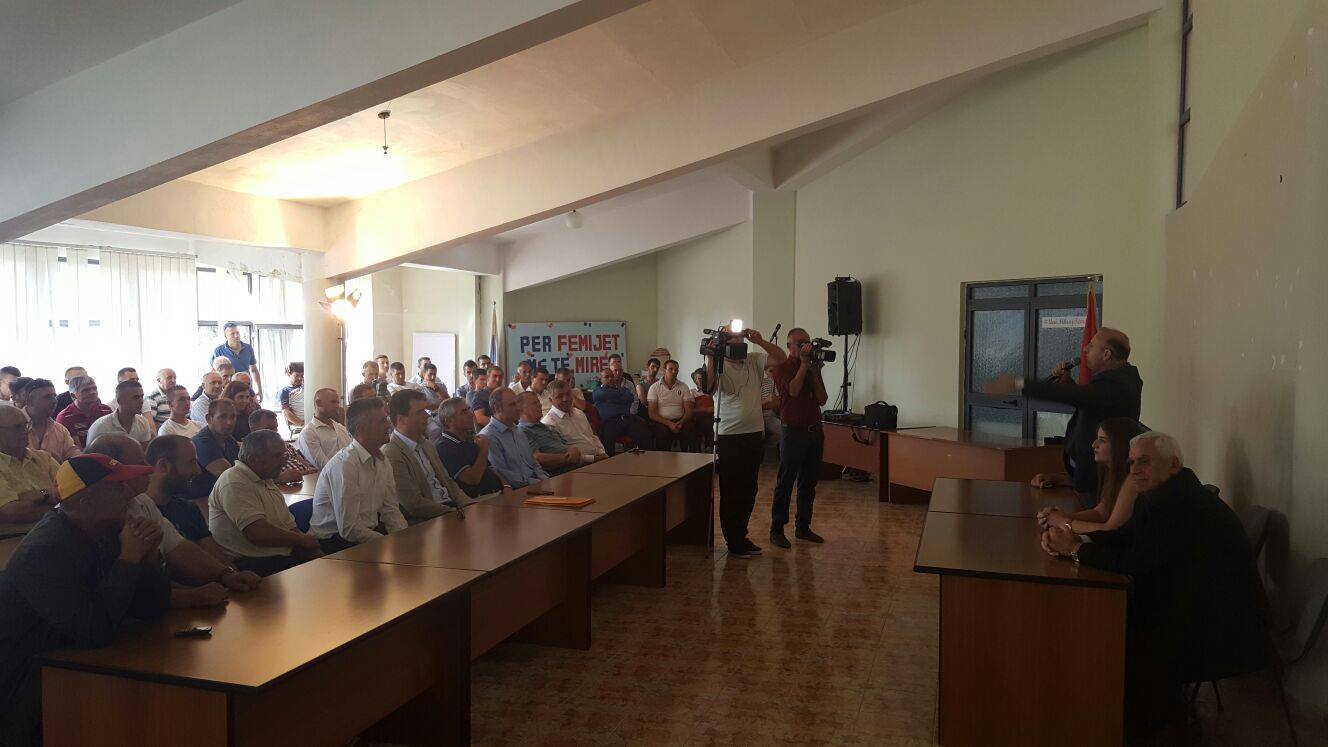 200 socialistë dibranë i bashkohen Partisë Demokratike