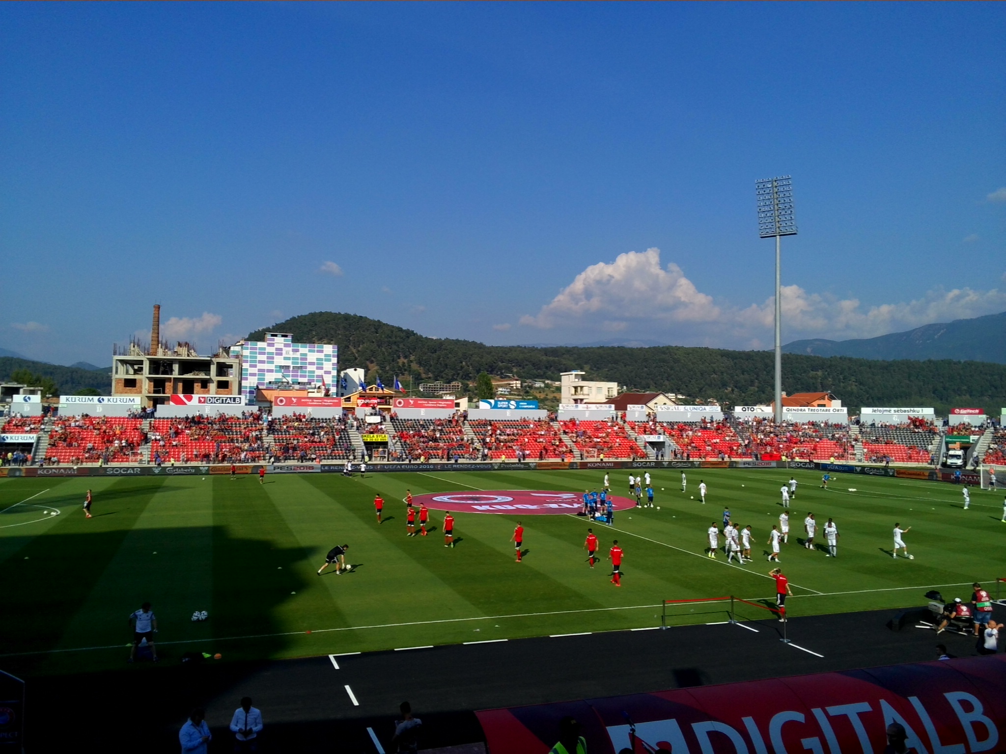 FUTBOLL/ Mbyllet pjesa e parë, Shqipëria 1 – Franca 0