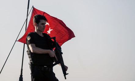 Zhduken dy atashe nga ambasada turke në Athinë