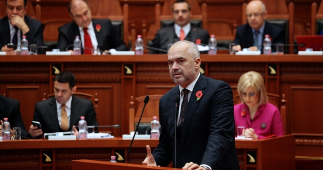 Edi Ramën nuk e bind Saimir Tahiri, keqpërdor FBI-në për ti dalë në mbrojtje ministrit