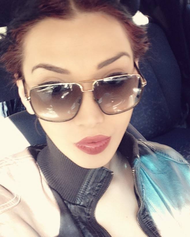 Tiranë, zemerimi i 23 vjecares, u vë flakën 4 makinave të babait të te fejuarit