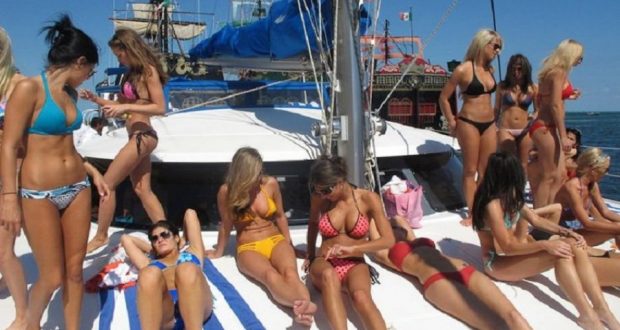 Jahte, orgji dhe prostituta! Ja pse shkojnë në Mal të Zi politikanë dhe biznesmenë shqiptarë