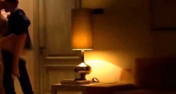 VIDEO +18/ Seks real gjatë xhirimit të filmit, aktorët nuk rezistojnë dot