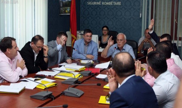 EMRI/ Edi Rama flak nga lista edhe një tjetër deputet të PS-së, ai me shumë përulje e falënderon