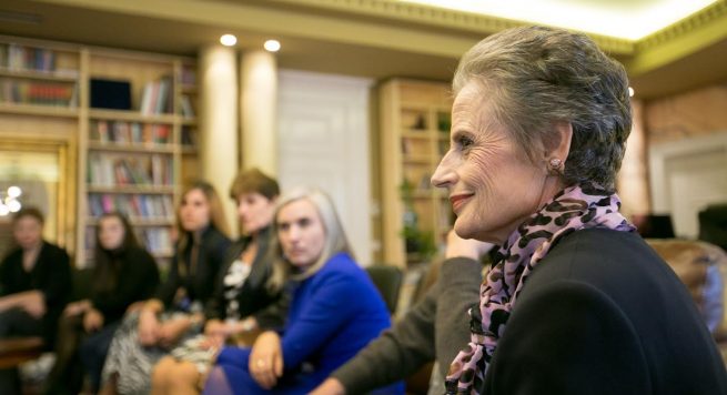 Aktorja e madhe shqiptare Hajrie Rondo ka një mesazh për grate: Luftoni fort, me dhëmbë…