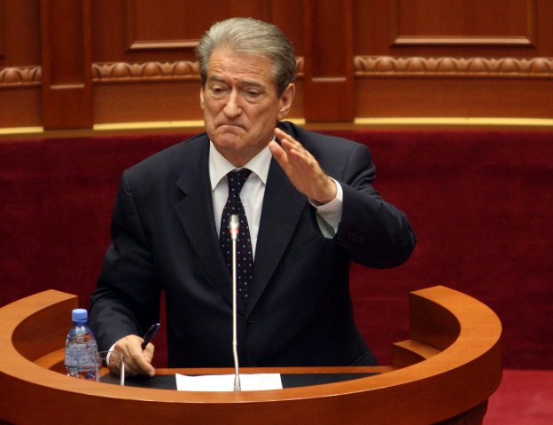 Berisha: Rama interesa mafioze me Himarën