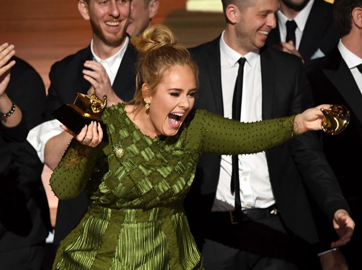 VIDEO/ Adele i jep gjysmën e Grammy-t të saj Beyonces