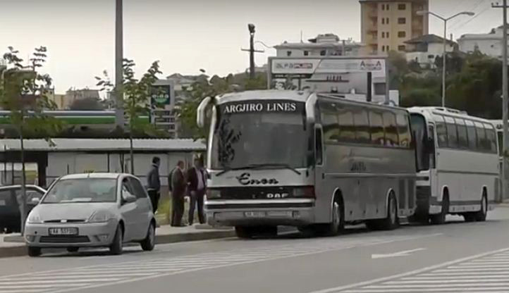 VIDEO/Gjirokastër, protestuesit drejt kryeqytetit për Republikën e Re