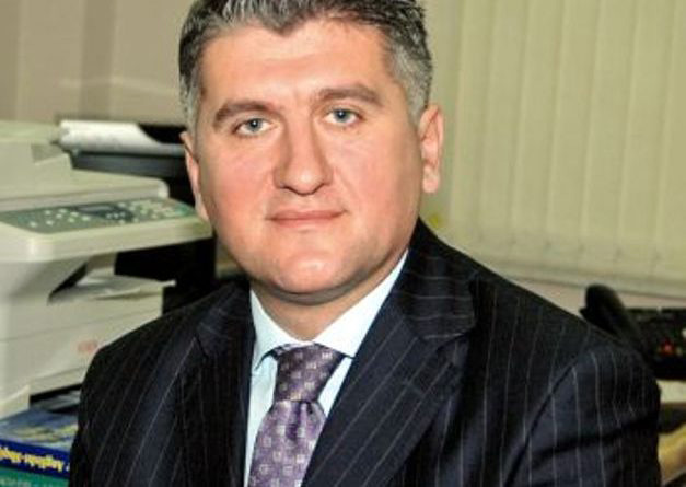 Agron Gjekmarkaj boton shkrimet “reaksionare” për letërsinë