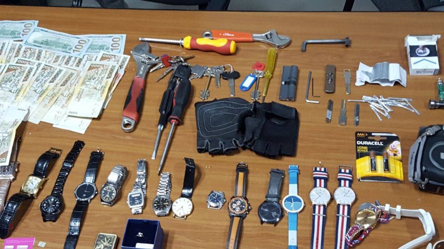 VIDEO & EMRA/ Durrës, prangosen dy hajdutë tiranas, ja 18 vjedhjet që kanë kryer