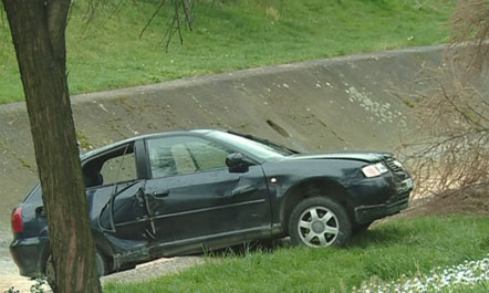 Tepelenë, mjeti del nga rruga vdes 25-vjeçari, plagosen dy të tjerë