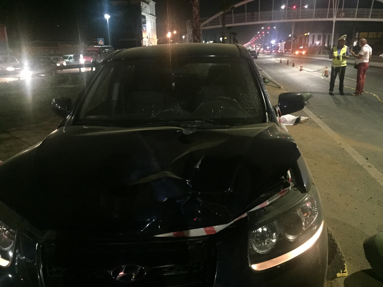 UODATE/Drejtori i antidrogës, aksident në autostradën Tiranë-Durrës, përplaset për vdekje një 17 vjeçar