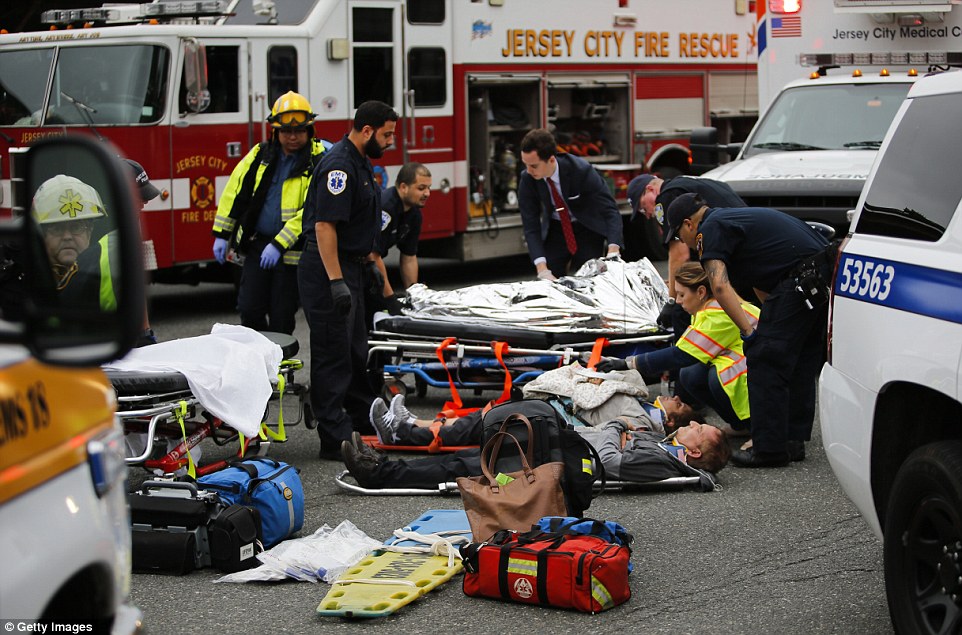 VIDEO/ SHBA, treni hyn në hollin e stacionit, 3 të vdekur e mbi 100 të plagosur