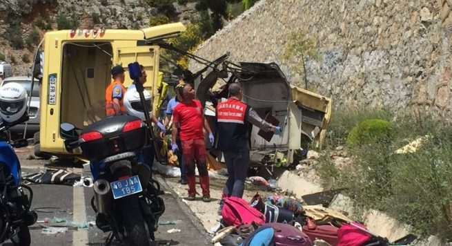 Turqi, aksidentohet autobusi, humbin jetën 20 persona