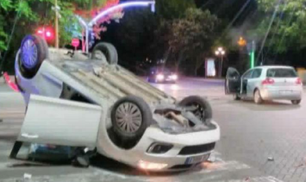 FOTO/Ja si është përmbysyr makina në bulevardin “Dëshmorët e Kombit”