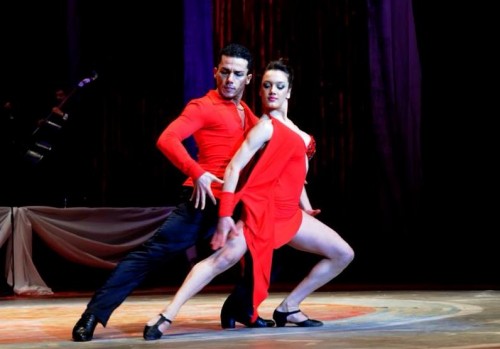 Albi Nako, Klaudia Pepës: Ti të zhvirgjëron me shikim dhe të lë me barrë vetëm me pështymë