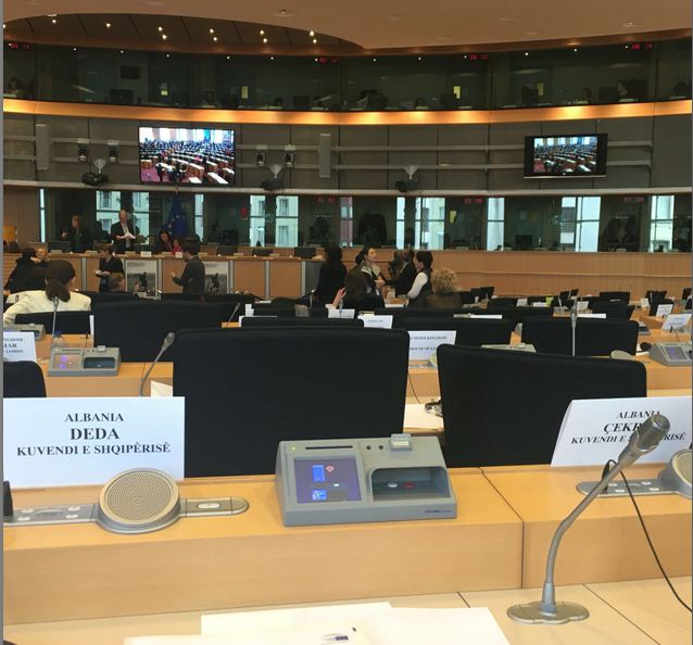 Albina Deda në Bruksel: Ka arsye të forta pse gratë ikin nga Shqipëria