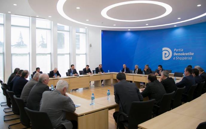 Burimet: PD pranoi ofertën e Mc Allister, Rama refuzoi shtyrjen e zgjedhjeve