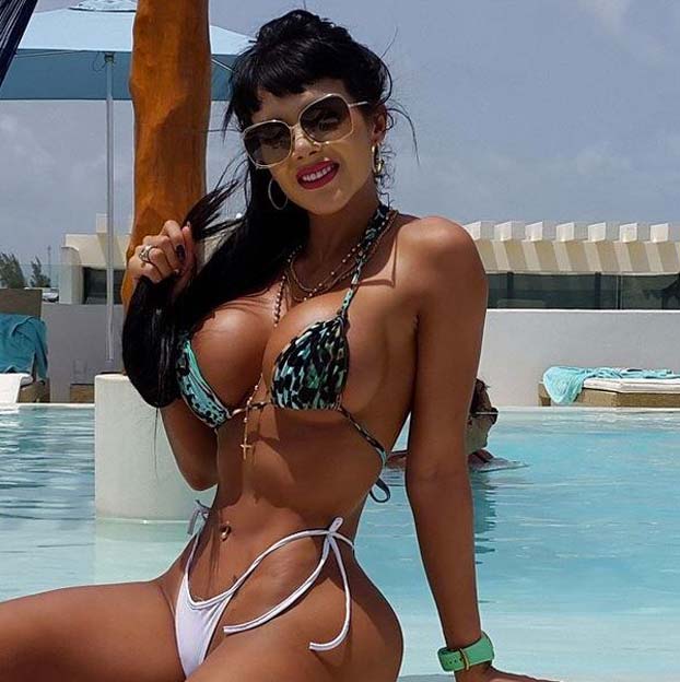 FOTO/ Femra me belin me të vogël në botë