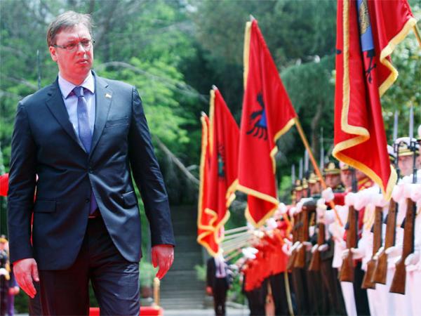 Kryeministri Vucic konfirmon: Nuk do të jem nesër në “Elbasan Arena”