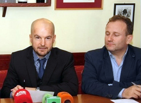 Henri Çil shpjegon largimin e Alfred Lelës: Esnafët dhe oligarkët me rroga të larta, kanë harruar thelbin e gazetarisë