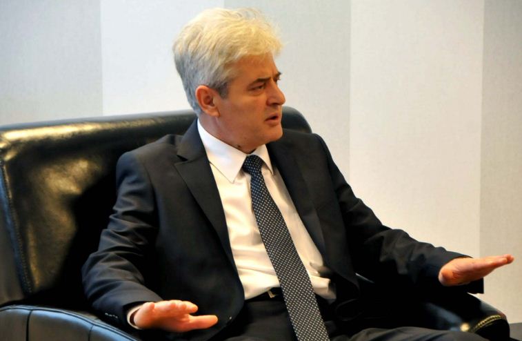 Maqedoni, zbulohet varrezë masive në oborrin e shtëpisë së Ali Ahmetit