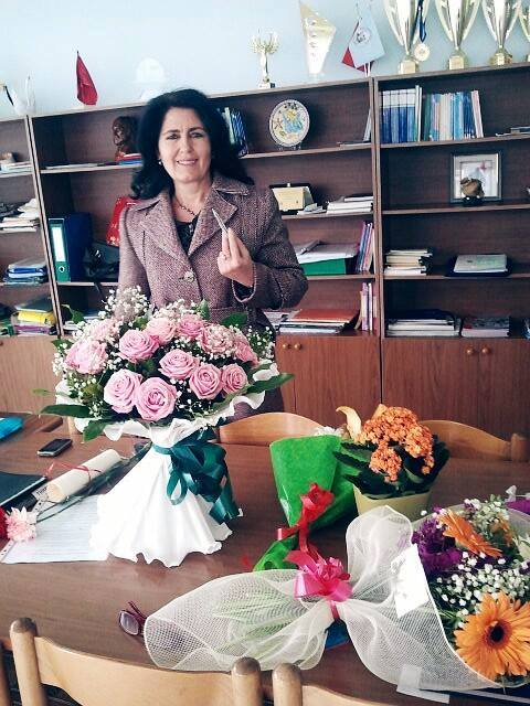 FOTO/ Tiranë, shkarkohet nga detyra drejtoresha e gjimnazit, por ajo nuk dorëzon çelësat