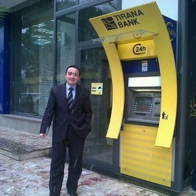 MENYRA/Prefekti i Lezhës, dyshime të forta se vodhi në bashkëpunim