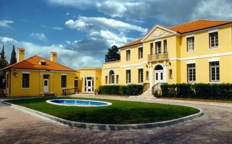 Ambasada Amerikane: Dokumentet që ju duhen për vizë turistike në SHBA