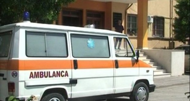 EMRI/ Rreh barbarisht nënën, sillet me urgjencë në Tiranë