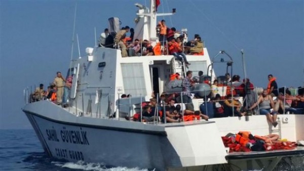 Greqi, operacioni në det, shpëtohen 300 emigrantë