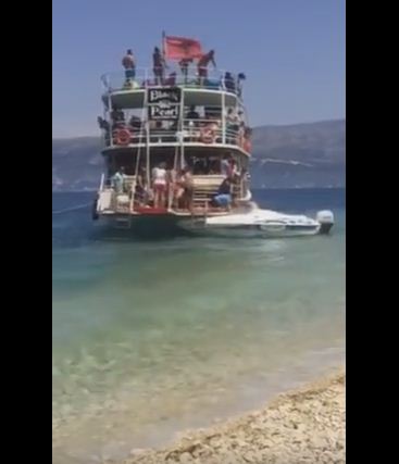 Incident mes dy mjeteve ujore në Karaburun