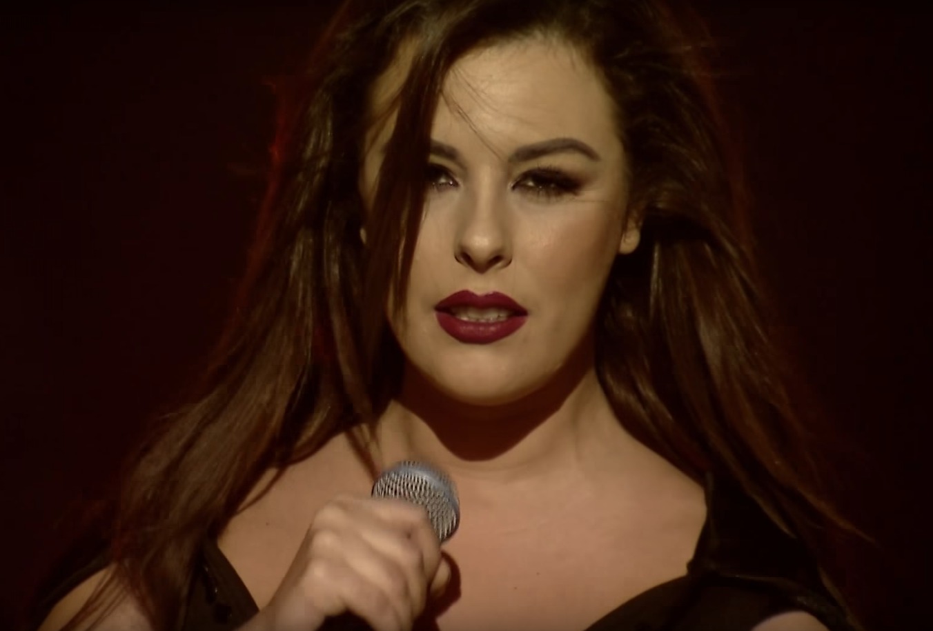 Anxhela Peristeri: Dashuria për të cilën kam qarë…