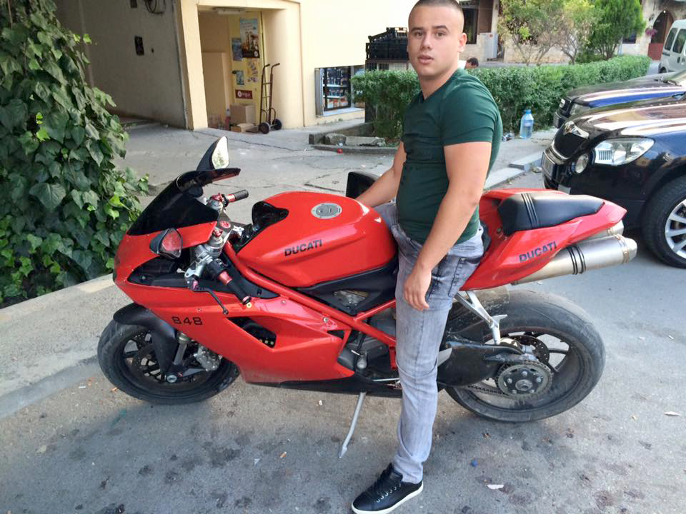 FOTO/ Anxhelino Çervanaku fans i Edi Ramës, prej një viti i kërkuar por shumë aktiv në “Facebook”