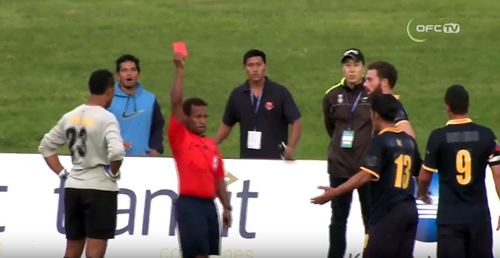 VIDEO/ Sherr në fushë, 6 kartonë të kuq dhe 7 gola