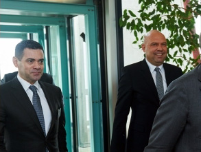 DEBATI/ Ministrat Manjani e Ahmetaj përplasen për taksimin e blerjeve on-line