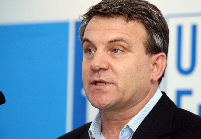 Ish-ministri socialist “rrëzon” koncesionin e TVSH