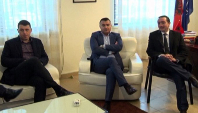 Edi Rama sfidon dekriminalzimin dhe John Kerryn me Arben Ndokën