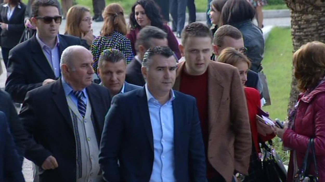 Mësohet emri i deputetit që rrahu ish-deputetin e PS-së në Lezhë