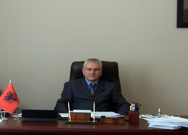 EMRI & FOTO/ Ç’po ndodh, Reforma në Drejtësi “i ha kokën” një tjetër drejtori të Edi Ramës