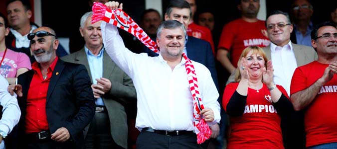 Takaj hedh poshtë akuzat për trukim nga Fenerbet, Skënderbeu klub i pasur