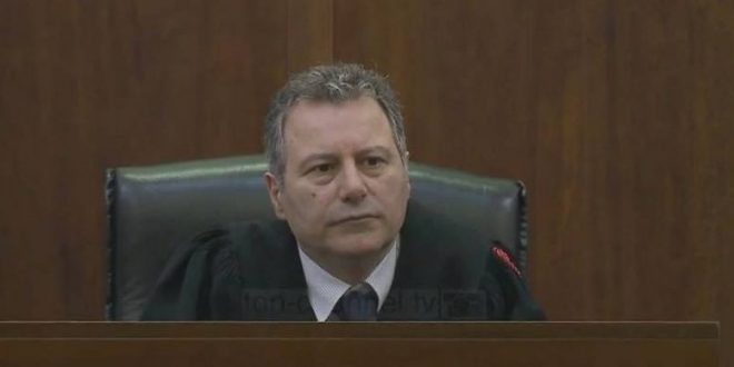 Gjykata e Tiranës: Deklaratat e ministrit fyese dhe denigruese