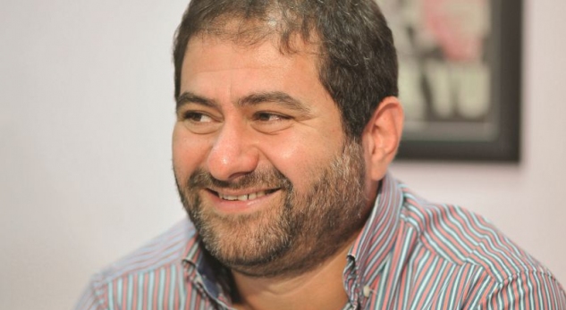 ARMAND SHKULLAKU/Dallgët e jetës dhe dallgët e Rilindjes