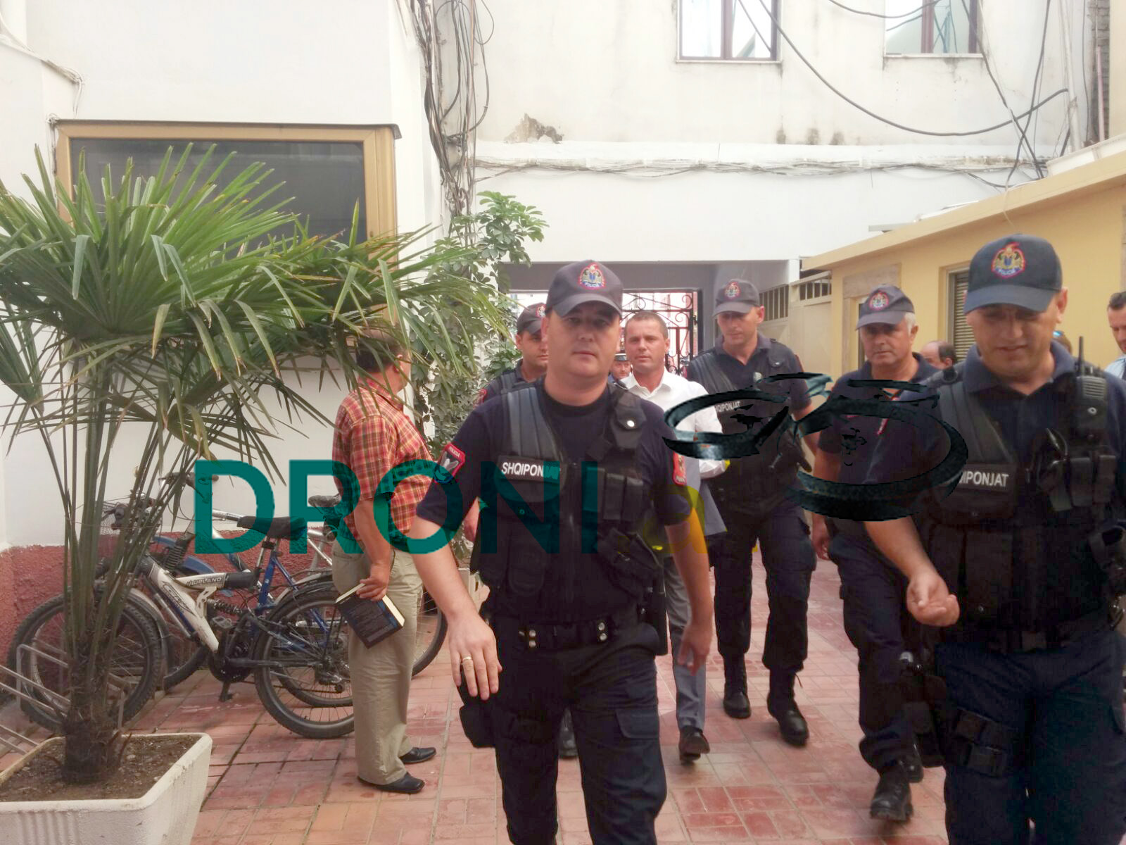 Ironizon Lulzim Basha: Mrekullia e dytë pas ngjalljes së Llazarit, gjetja e gëzhojës së Armando Prengës, pas dy muajsh nga policia