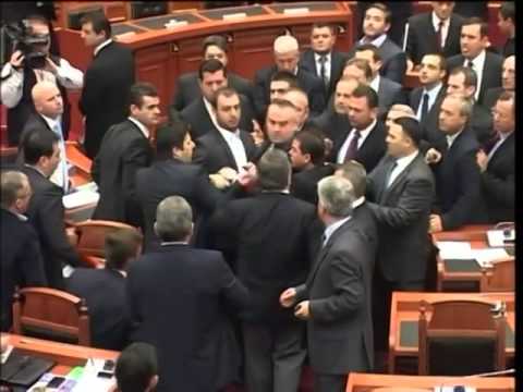 FOTO/ Reagojnë Rama dhe Meta: Ngjarja e Laçit , ndëshkim të plotë ligjor