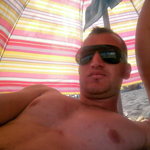 FOTO/ Atentati në Vlorë, policia “rrethon” spitalin ku ndodhet i plagosuri “Çipuri”