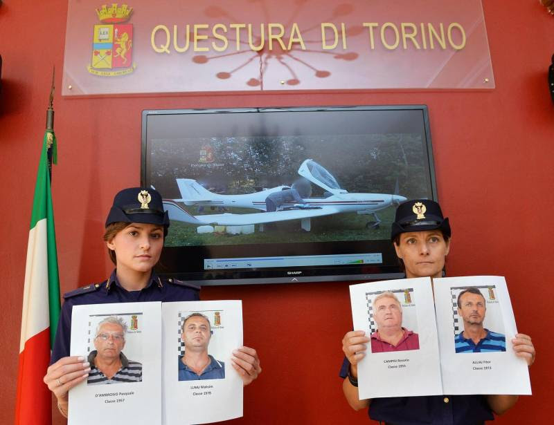 FOTO/ Avioni me drogë, publikohen fotot e shqiptarëve dhe italianëve të arrestuar